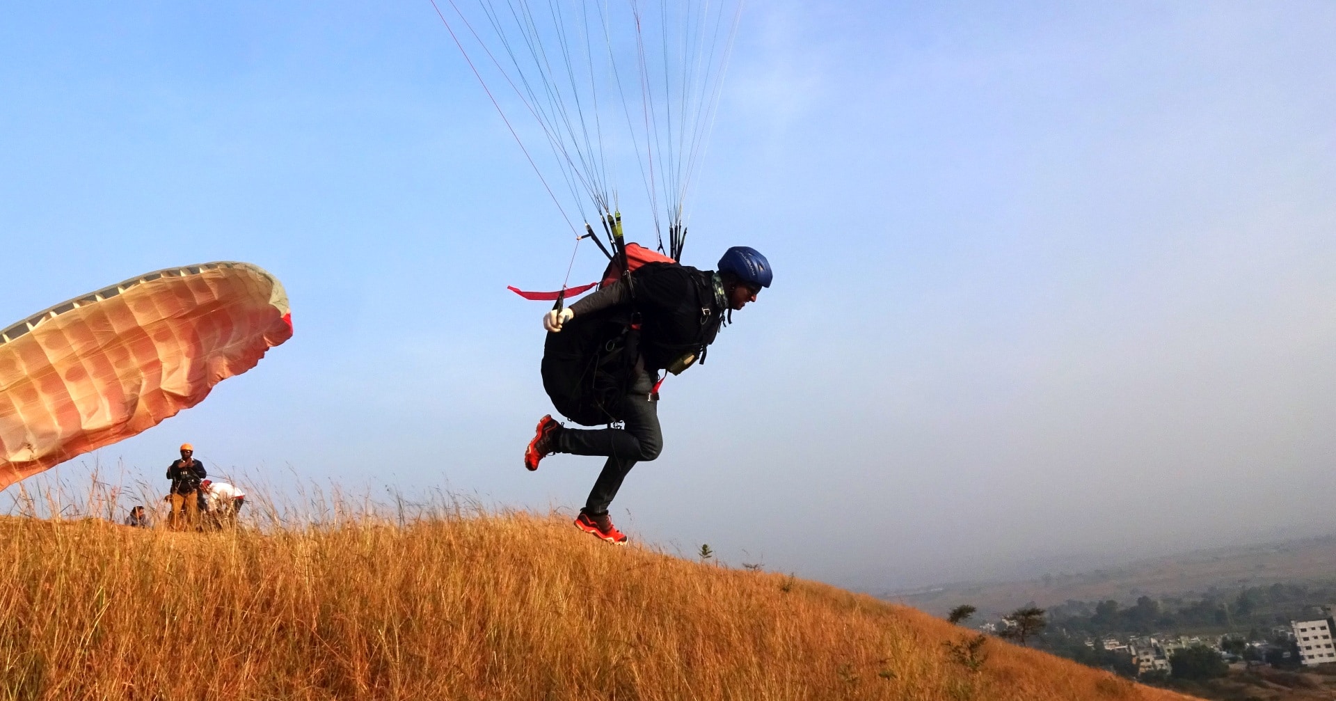 P1 Paragliding Pilot Course At Indus Paragliding, Kasmshet, India